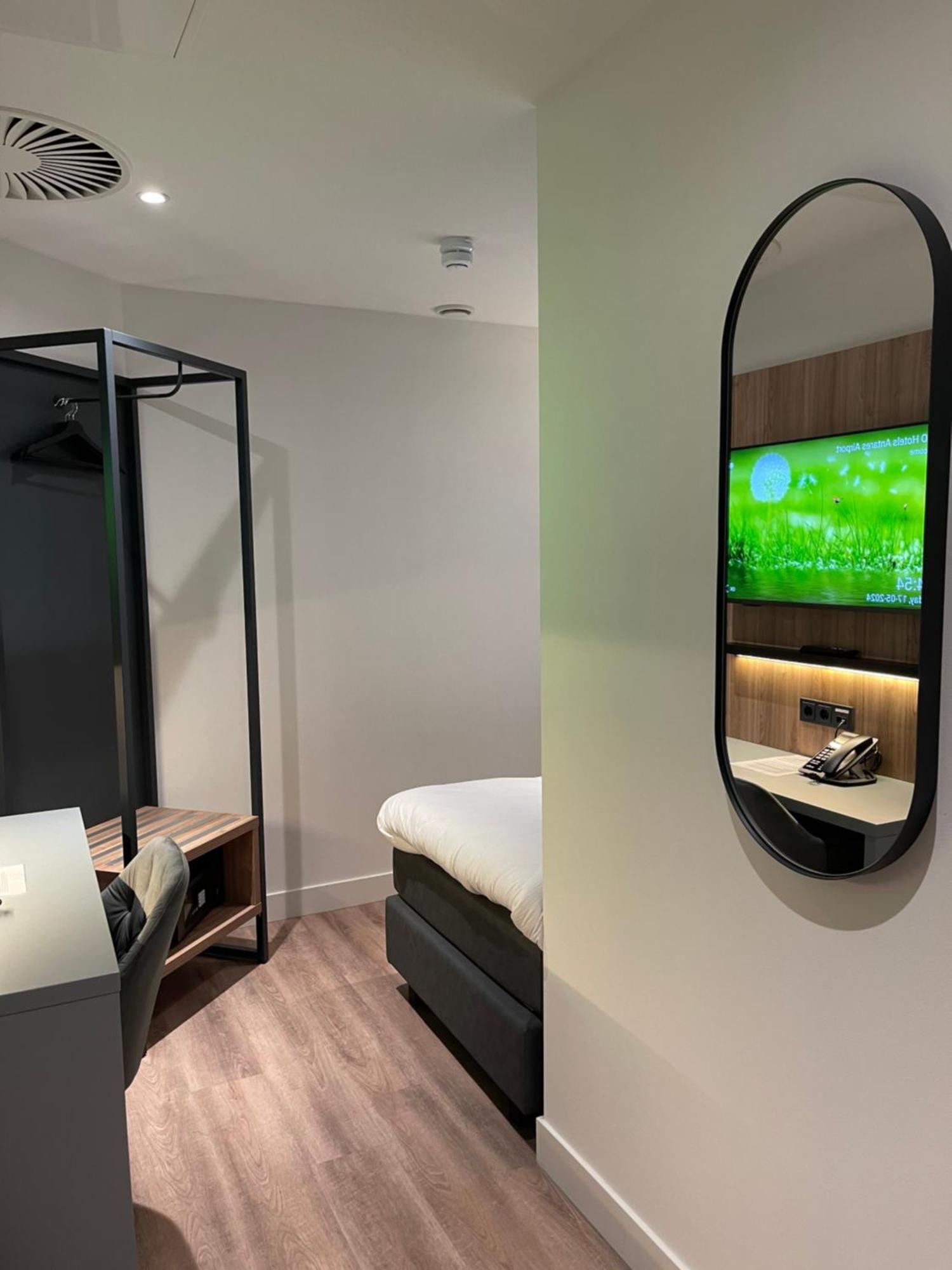 Ozo Hotels Antares Airport Hoofddorp Exteriör bild