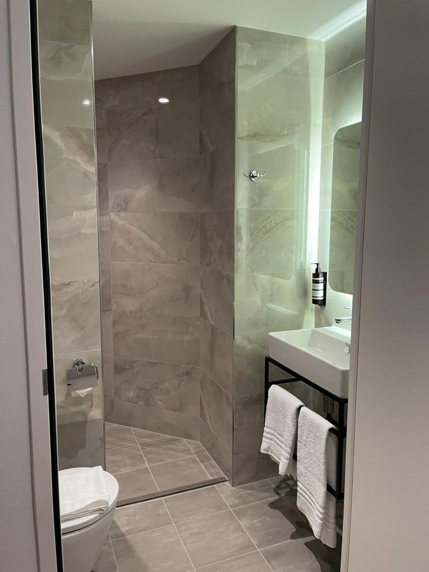 Ozo Hotels Antares Airport Hoofddorp Exteriör bild