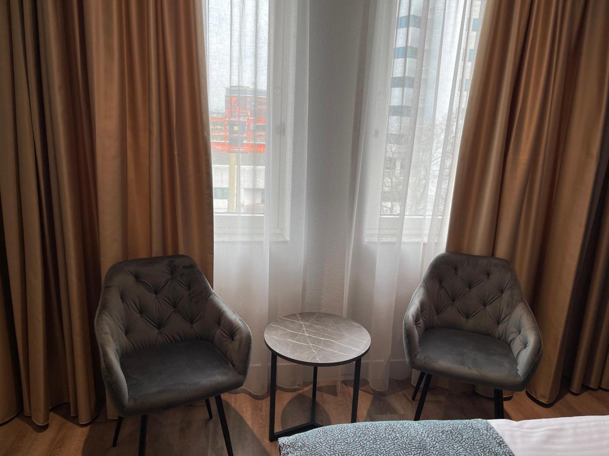 Ozo Hotels Antares Airport Hoofddorp Exteriör bild